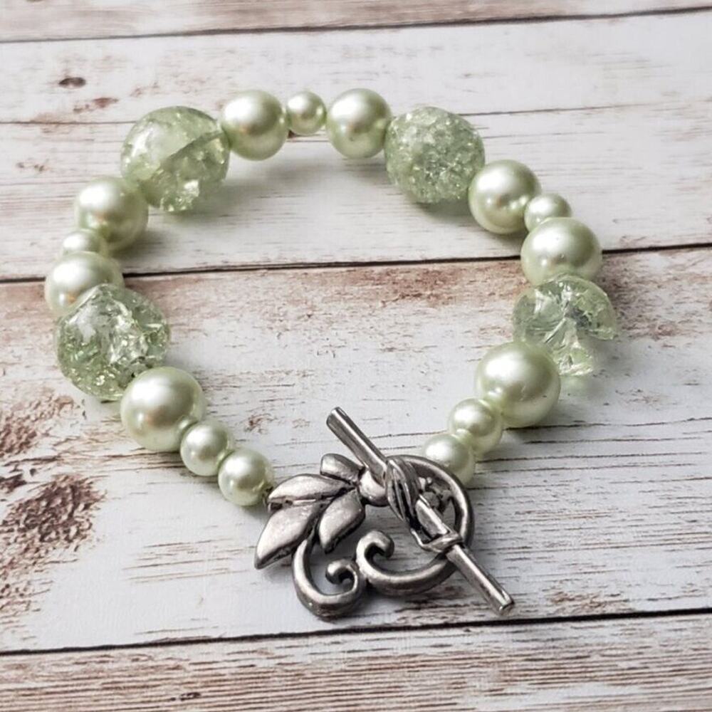 Vintage Bracelet Light Green Beaded with Ornate Leaf Closure